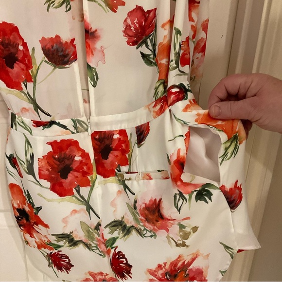 Haute Hippie silk floral romper shorts, long sleeves, v-neck.  Darling!  Size XS - Picture 12 of 16